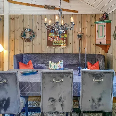بيت للعطل 4 Bedroom Gorgeous In